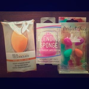 Cosmetic blending sponges